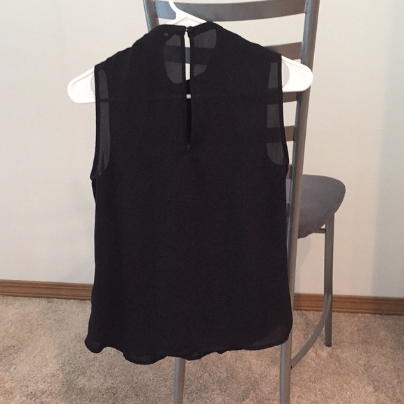 H&M Sz 4 ruffle sleeveless blouse - Picture 2 of 2